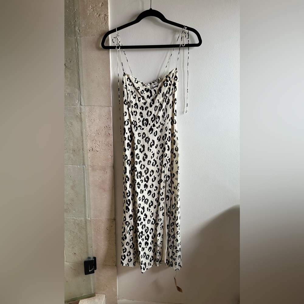 NWT size 2 Reformation Juliette Dress in Snow Leopard - Picture 12 of 12